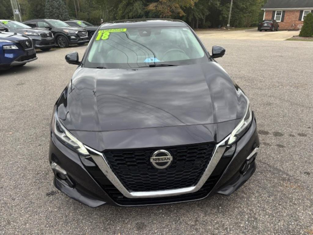 2020 Nissan Altima Platinum's photo