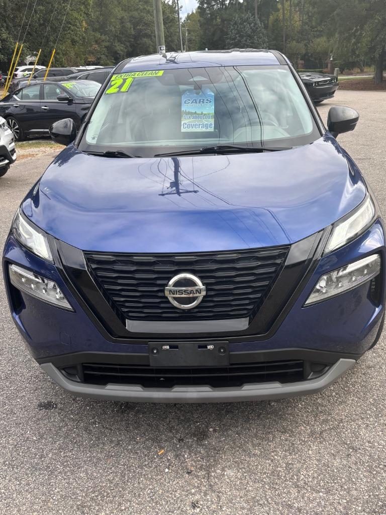 2021 Nissan Rogue SV's photo