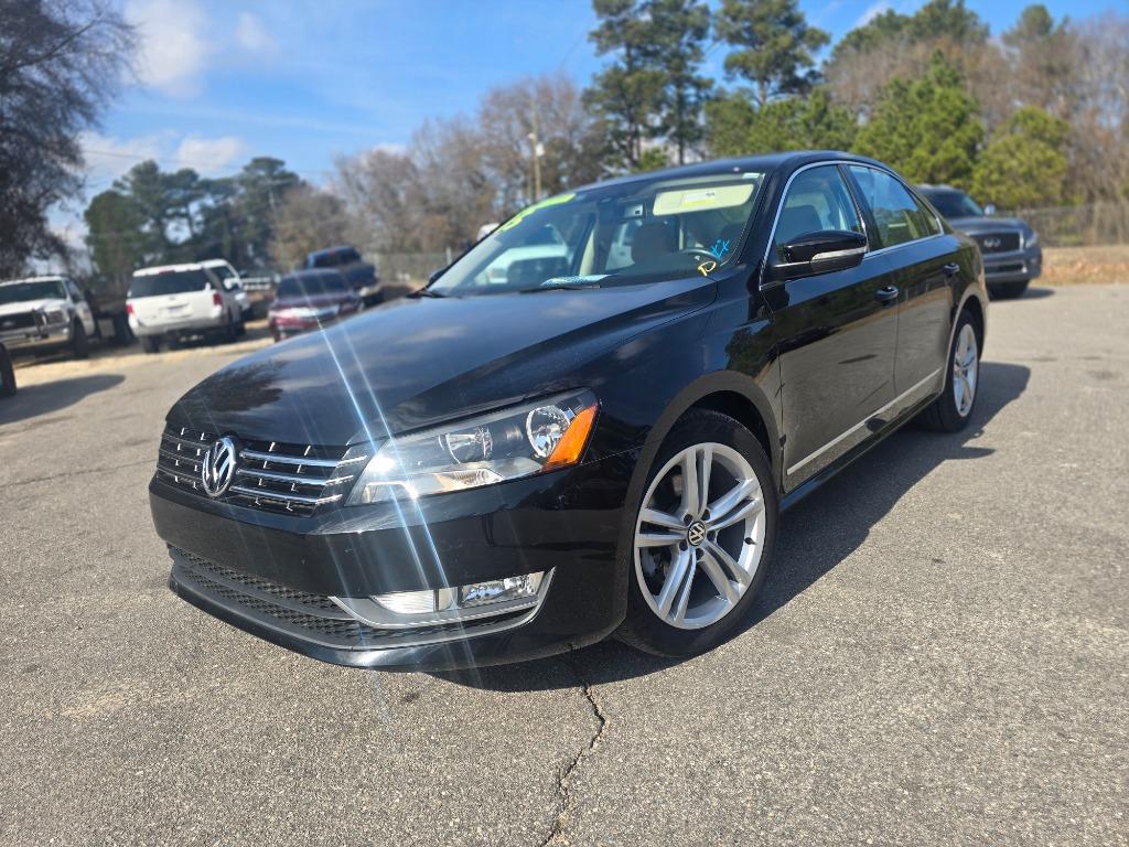 2015 Volkswagen Passat SEL Premium's photo