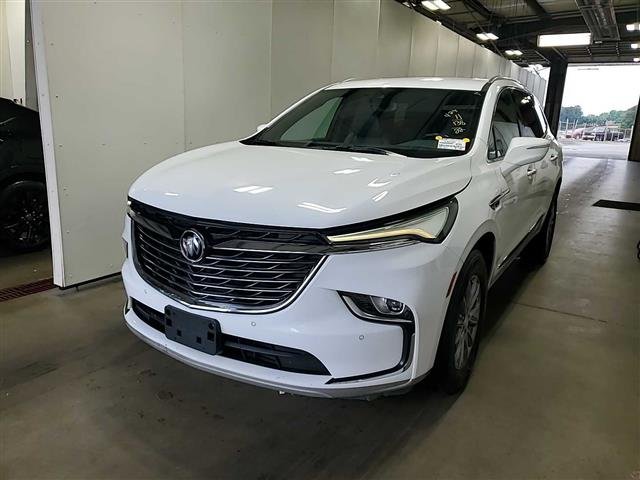 2022 Buick Enclave Essence's photo